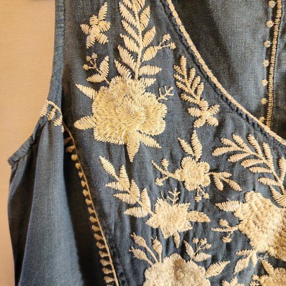 JOHNNY WAS 100% LINEN BLUE SHIFT DRESS IVORY FLORAL EMBROIDERY SIZE SMALL BOHO - Picture 4 of 11